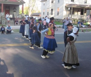 Klompen dancers at Centennial Park